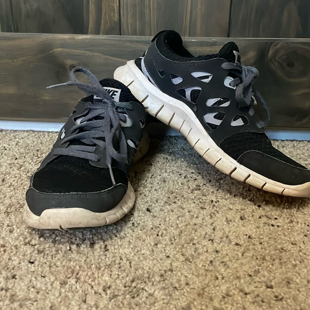 Nike Youth Tennis Shoes